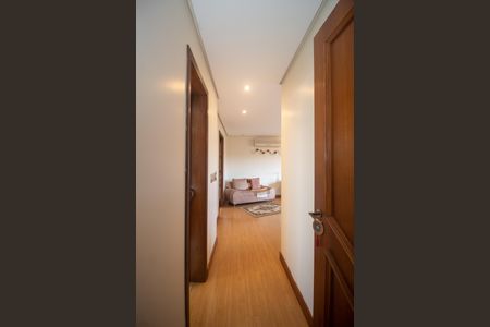 Casa à venda com 394m², 4 quartos e 3 vagasSuíte