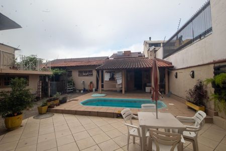 Casa à venda com 394m², 4 quartos e 3 vagasVista