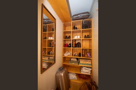 Casa à venda com 394m², 4 quartos e 3 vagasCloset da suíte