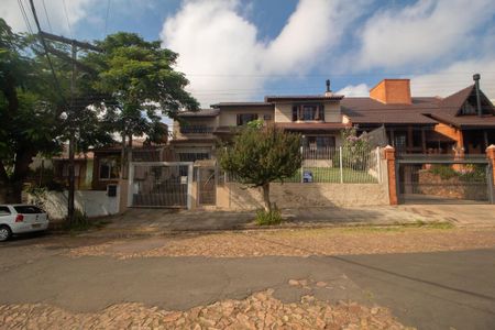 Casa à venda com 394m², 4 quartos e 3 vagasFachada