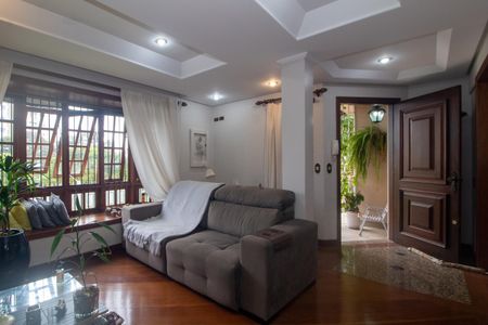 Casa à venda com 394m², 4 quartos e 3 vagasSala