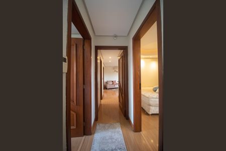 Casa à venda com 394m², 4 quartos e 3 vagasCorredor