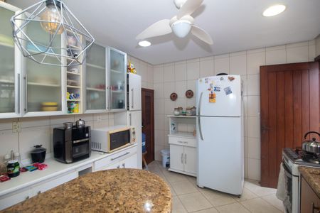 Casa à venda com 394m², 4 quartos e 3 vagasCozinha