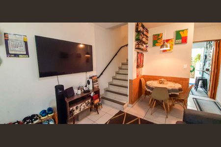 Casa de condomínio à venda com 65m², 2 quartos e 2 vagas Casa de condomínio à venda com 65m², 2 quartos e 2 vagasSala