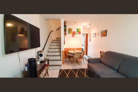 Casa de condomínio à venda com 65m², 2 quartos e 2 vagas Casa de condomínio à venda com 65m², 2 quartos e 2 vagasSala