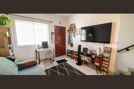 Casa de condomínio à venda com 65m², 2 quartos e 2 vagas Casa de condomínio à venda com 65m², 2 quartos e 2 vagasSala