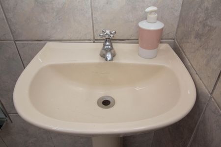 Casa à venda com 244m², 2 quartos e sem vagaBanheiro