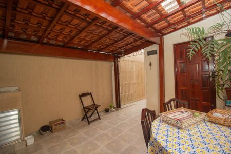 Casa à venda com 244m², 2 quartos e sem vagaQuintal