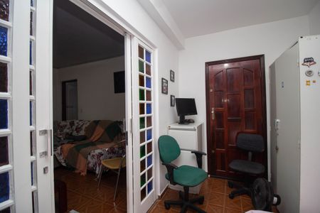 Casa à venda com 244m², 2 quartos e sem vagaEscritório