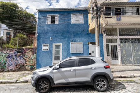 Casa para alugar com 20m², 1 quarto e sem vaga Casa para alugar com 20m², 1 quarto e sem vagaFachada