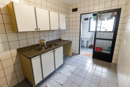 Apartamento à venda com 115m², 4 quartos e 2 vagas Apartamento à venda com 115m², 4 quartos e 2 vagasCozinha - Armários