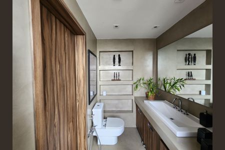 Apartamento à venda com 540m², 6 quartos e 7 vagasBanheiro da Suíte 4