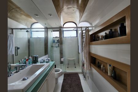 Apartamento à venda com 540m², 6 quartos e 7 vagasBanheiro da Suíte 1