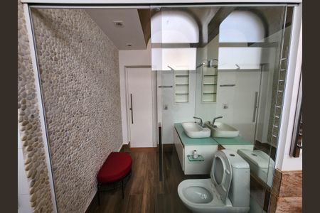 Apartamento à venda com 540m², 6 quartos e 7 vagasBanheiro da Suíte 2