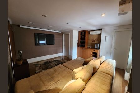 Apartamento à venda com 540m², 6 quartos e 7 vagasSala de TV