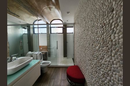 Apartamento à venda com 540m², 6 quartos e 7 vagasBanheiro da Suíte 2