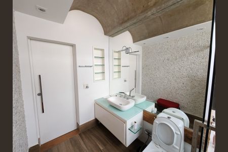 Apartamento à venda com 540m², 6 quartos e 7 vagasBanheiro da Suíte 2