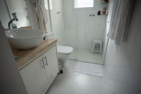 Casa à venda com 210m², 4 quartos e 2 vagasBanheiro