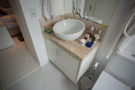 Casa à venda com 210m², 4 quartos e 2 vagasBanheiro