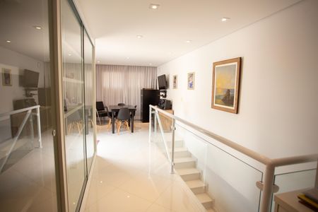 Casa à venda com 210m², 4 quartos e 2 vagasEscritório