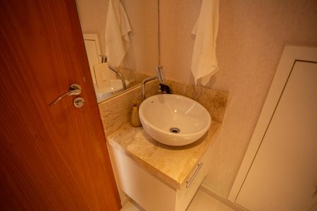 Casa à venda com 210m², 4 quartos e 2 vagasBanheiro