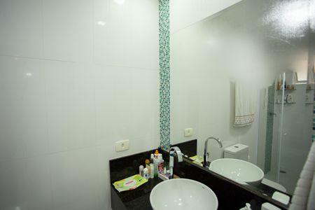 Casa à venda com 210m², 4 quartos e 2 vagasBanheiro