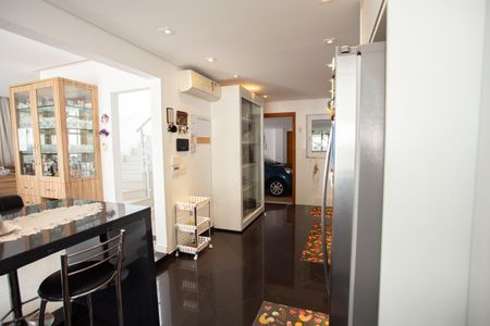 Casa à venda com 210m², 4 quartos e 2 vagasCozinha