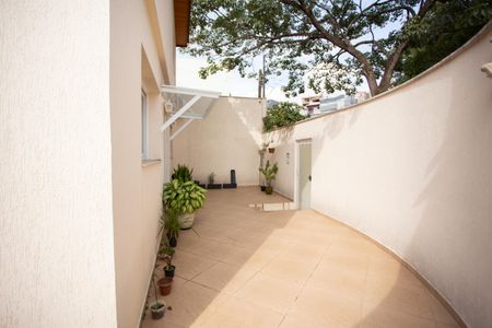 Casa à venda com 210m², 4 quartos e 2 vagasÁREA EXTERNA