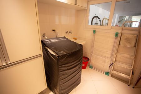 Casa à venda com 210m², 4 quartos e 2 vagasÁrea de Serviço