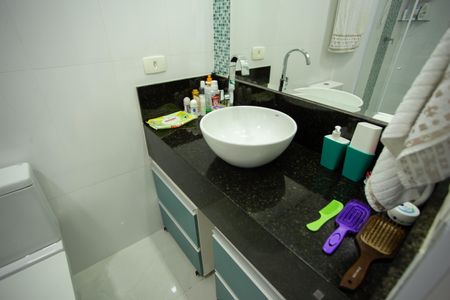 Casa à venda com 210m², 4 quartos e 2 vagasBanheiro