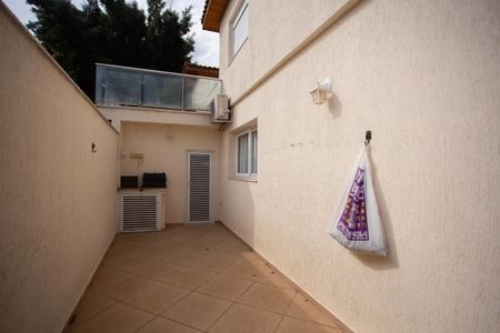 Casa à venda com 210m², 4 quartos e 2 vagasÁREA EXTERNA