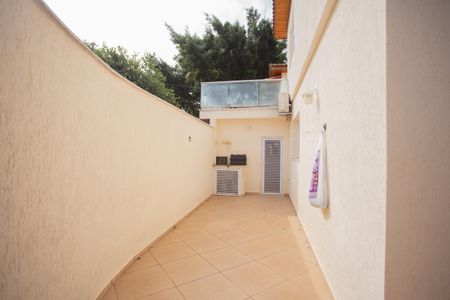 Casa à venda com 210m², 4 quartos e 2 vagasÁREA EXTERNA