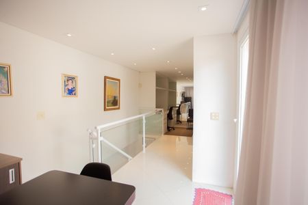 Casa à venda com 210m², 4 quartos e 2 vagasEscritório