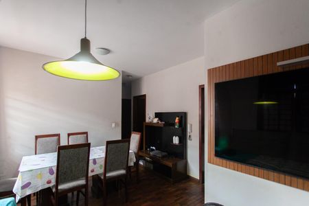 Apartamento à venda com 82m², 3 quartos e 1 vaga Apartamento à venda com 82m², 3 quartos e 1 vagaSala