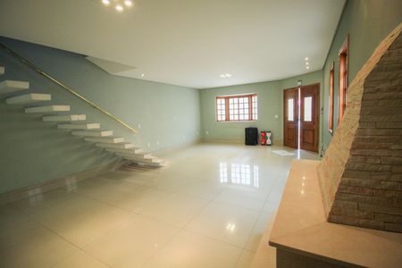 Casa à venda com 225m², 5 quartos e 3 vagasSala