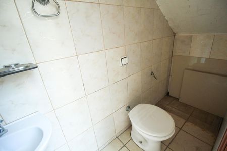 Casa à venda com 225m², 5 quartos e 3 vagasBanheiro de Serviço