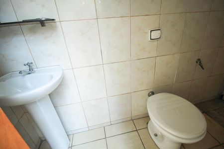 Casa à venda com 225m², 5 quartos e 3 vagasBanheiro de Serviço