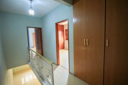 Casa à venda com 225m², 5 quartos e 3 vagasCorredor