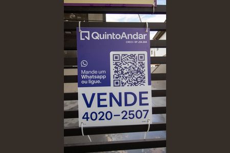Casa à venda com 102m², 3 quartos e 2 vagasPlaca instalada