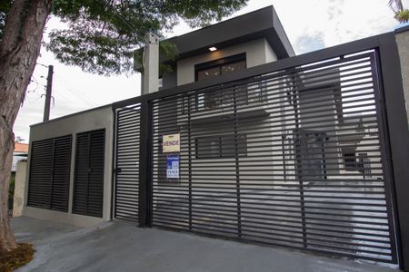 Casa à venda com 102m², 3 quartos e 2 vagasFachada Placa 