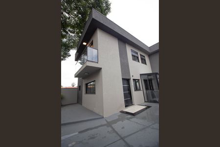 Casa à venda com 102m², 3 quartos e 2 vagasFachada