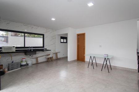 Casa à venda com 102m², 3 quartos e 2 vagasSala