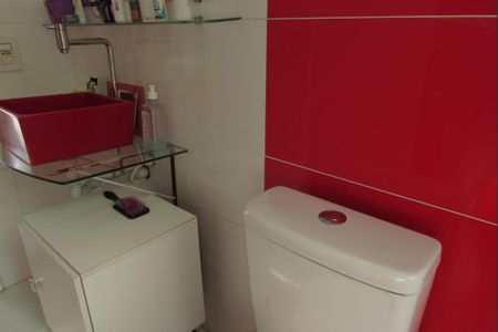 Casa de condomínio à venda com 116m², 2 quartos e 2 vagasBanheiro