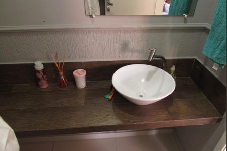 Casa de condomínio à venda com 116m², 2 quartos e 2 vagasLavabo