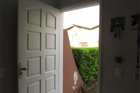 Casa de condomínio à venda com 116m², 2 quartos e 2 vagasSala