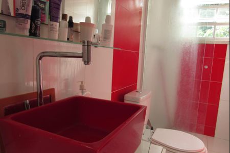 Casa de condomínio à venda com 116m², 2 quartos e 2 vagasBanheiro