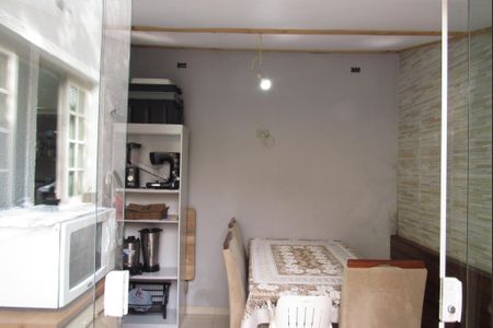 Casa de condomínio à venda com 116m², 2 quartos e 2 vagasEdícula