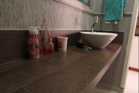 Casa de condomínio à venda com 116m², 2 quartos e 2 vagasLavabo