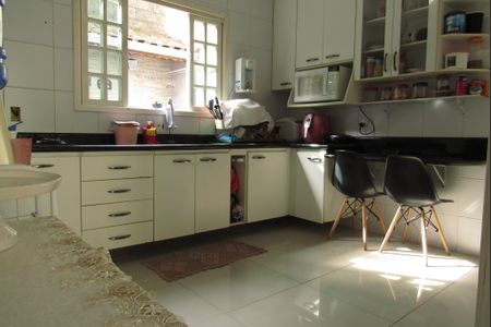 Casa de condomínio à venda com 116m², 2 quartos e 2 vagasCozinha
