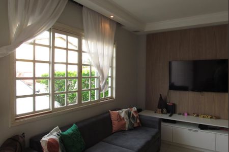 Casa de condomínio à venda com 116m², 2 quartos e 2 vagasSala